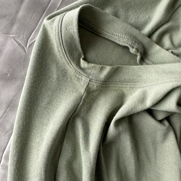 Athleta XS cap-sleeve round neck loose fit tee sage green - Picture 5 of 10